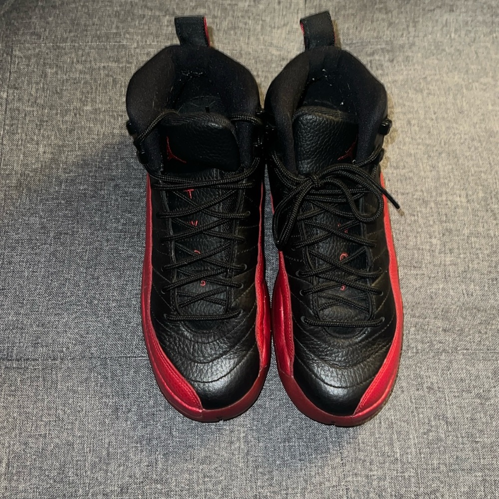 2015 Jordan 12 Flu Games size 6.5 grade school